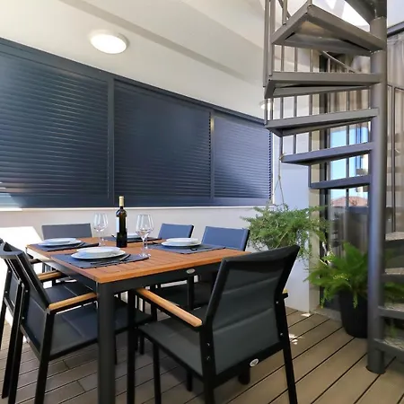 Penthouse Diem - Private Pool With Sea View 公寓 扎达尔