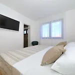 Penthouse Diem - Private Pool With Sea View Апартаменти Задар