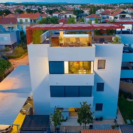 Апартаменти Penthouse Diem - Private Pool With Sea View Задар