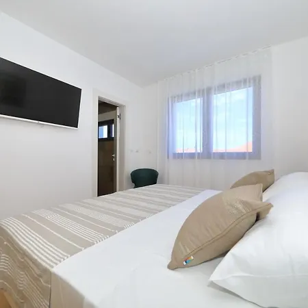 Penthouse Diem - Private Pool With Sea View Apartman Zára